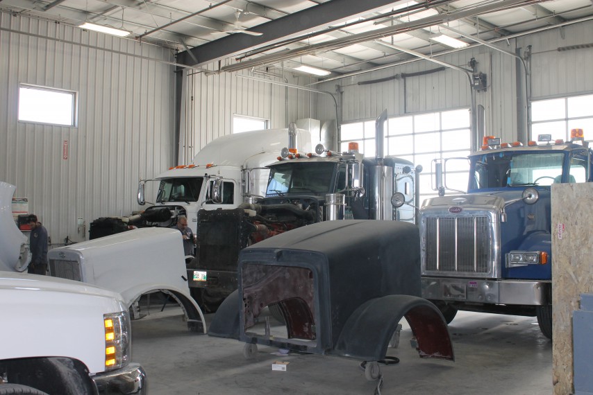 Body Shop Peterbilt Manitoba Ltd.